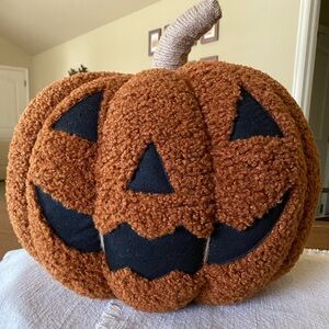 Pottery Barn Jack-o’-lantern with jellycat, very good condition, smoke free home